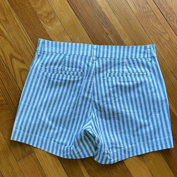 Old Navy everyday short green/white stripe size 4. - Picture 2 of 6